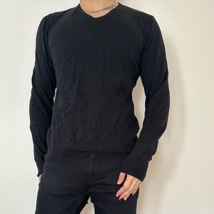 RW & Co V-Neck Light Weight Knit Shirt